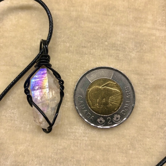 Wire wrapped clear quartz crystal necklace - Picture 4 of 4